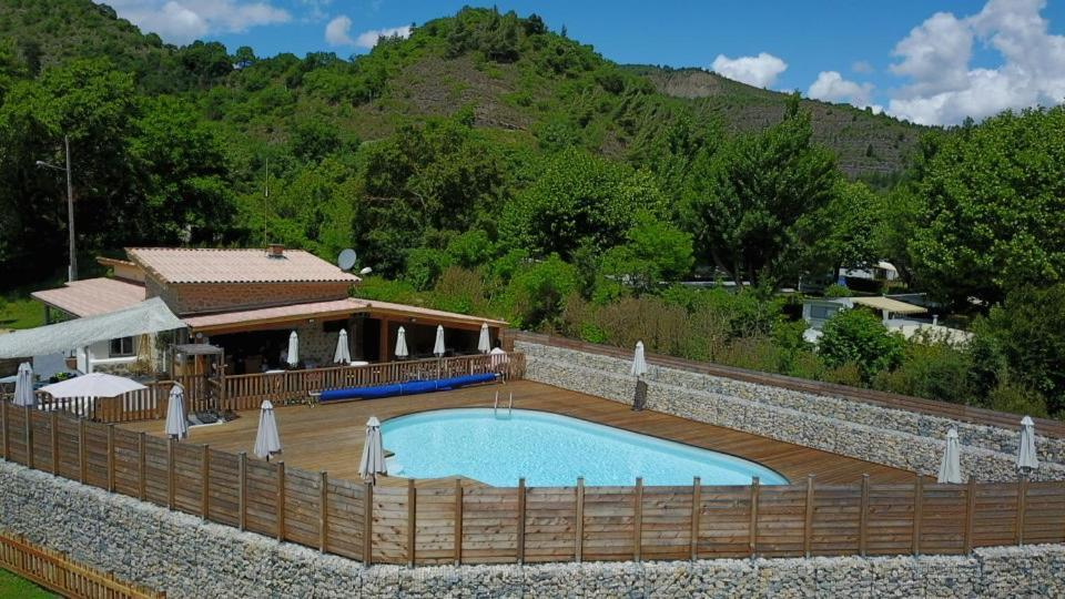 Camping Du Bourg ディーニュ・レ・バン エクステリア 写真