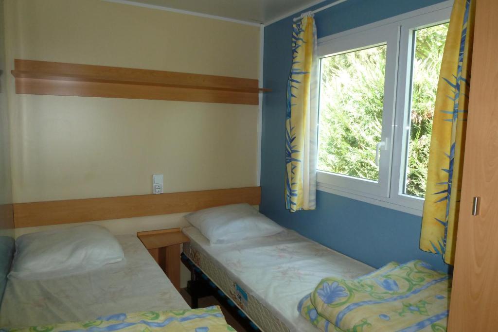 Camping Du Bourg ディーニュ・レ・バン 部屋 写真