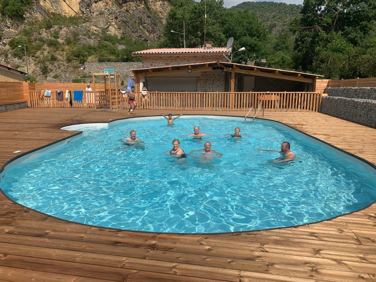 Camping Du Bourg ディーニュ・レ・バン エクステリア 写真